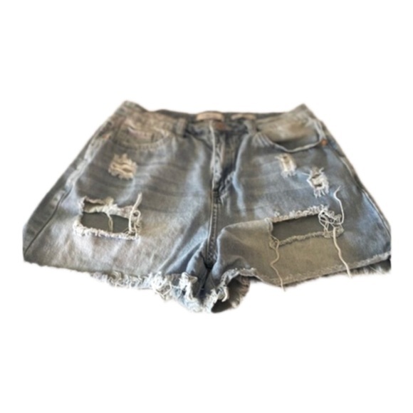 EUC YMI Dream Fit High Rise Jean Shorts Sz 11/30 Color Light Wash - Picture 1 of 5
